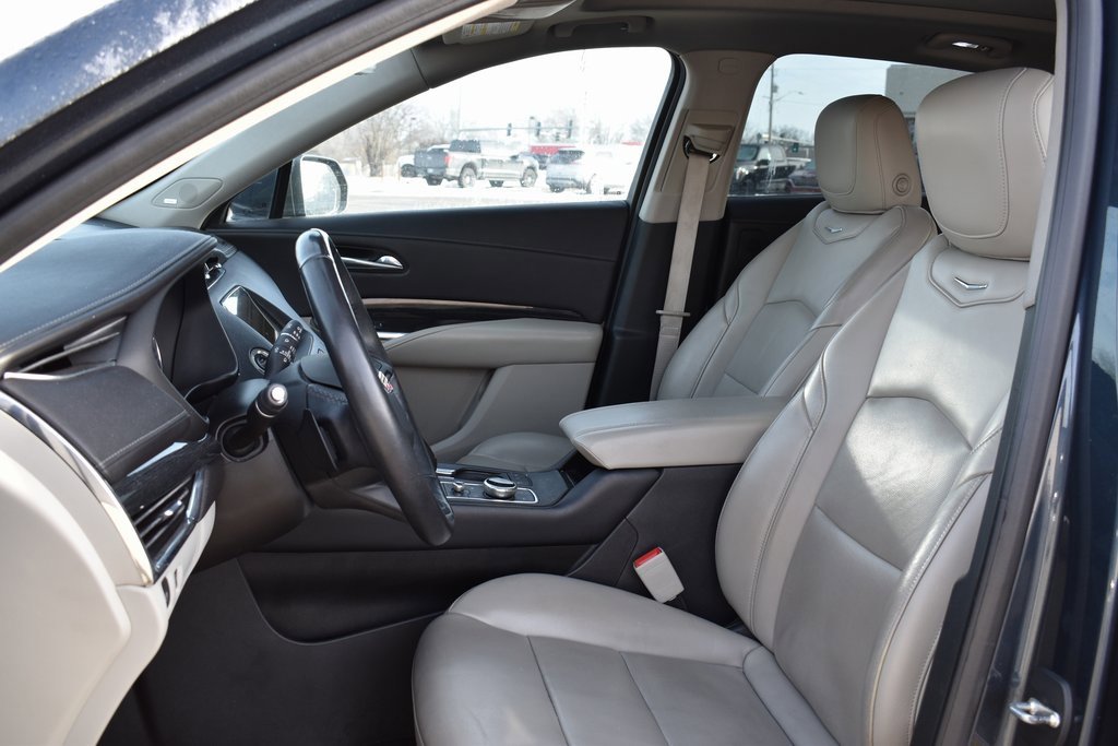 Used 2019 Cadillac XT4 Premium Luxury image 6