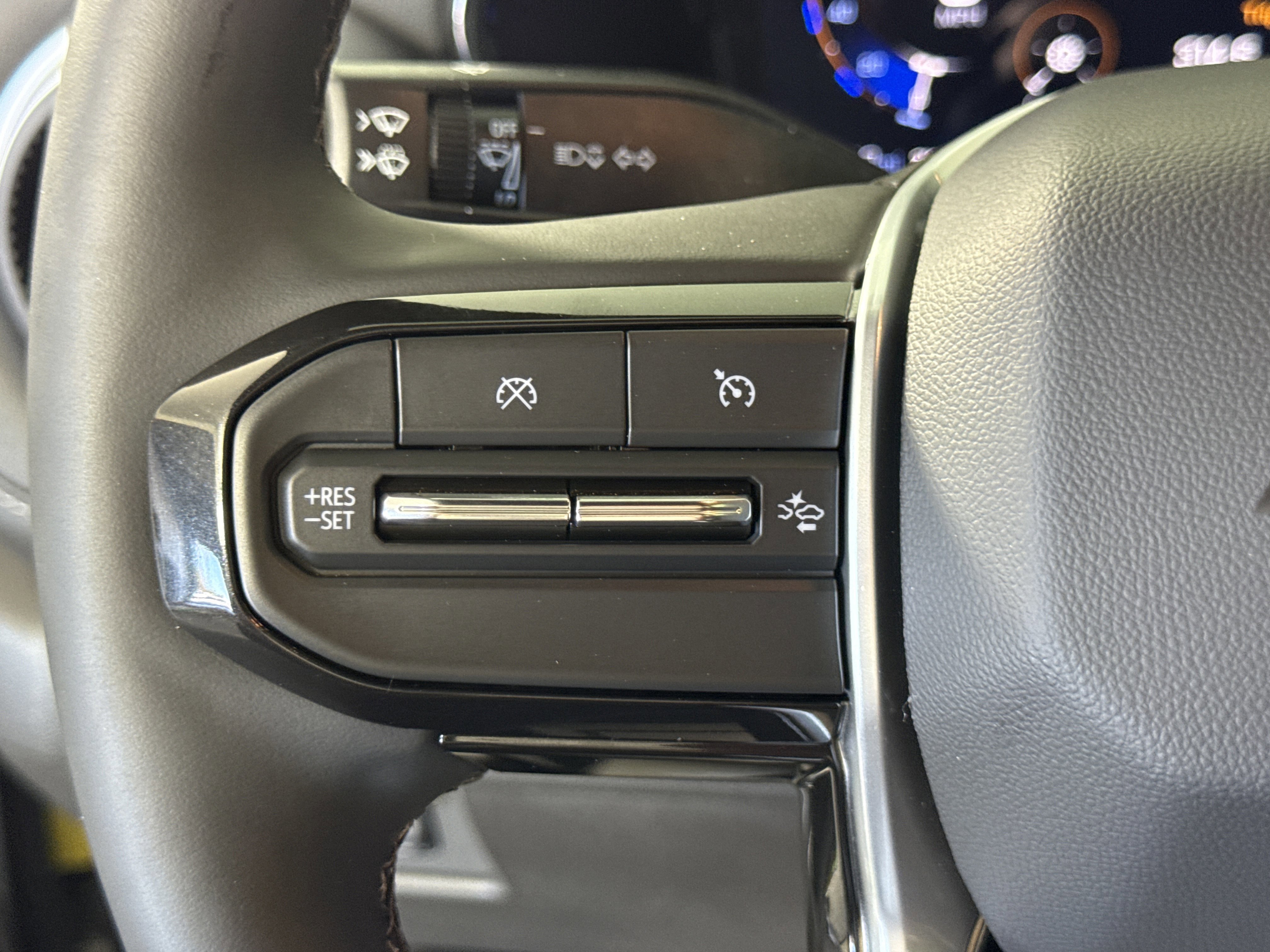 Used 2024 Chevrolet Colorado LT w/ LT Convenience Package III image 23