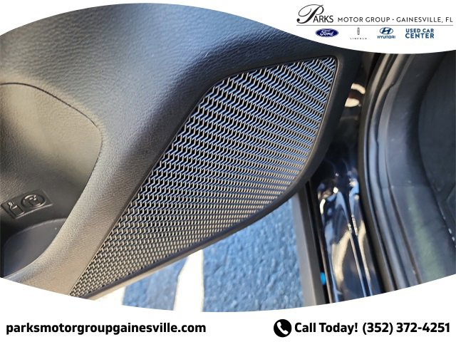 Used 2022 Mitsubishi Outlander SE image 16