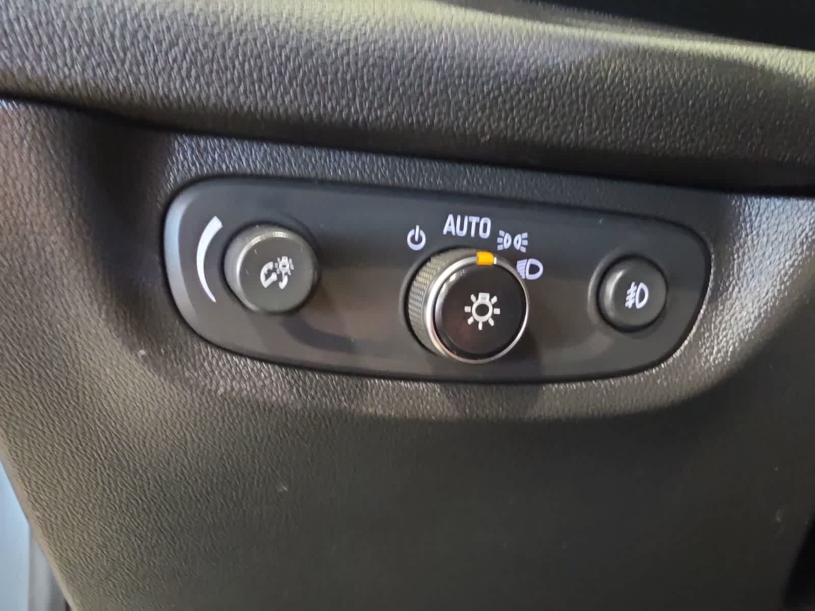 Used 2019 Buick Regal Essence w/ Driver Confidence Package I AWD/4WD image 19