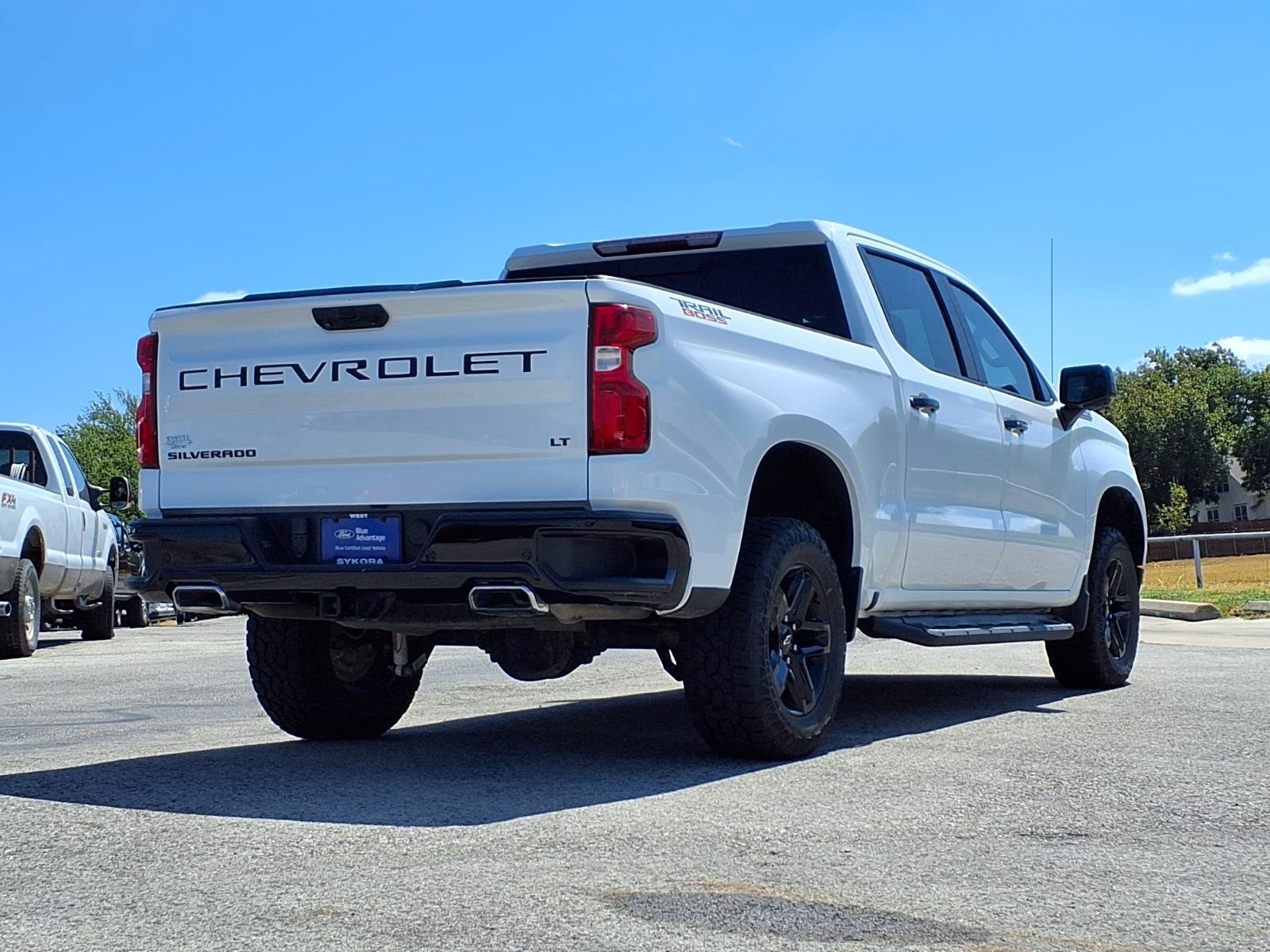 Used 2022 Chevrolet Silverado 1500 LT Trail Boss w/ LT Trail Boss Premium Package AWD/4WD image 5