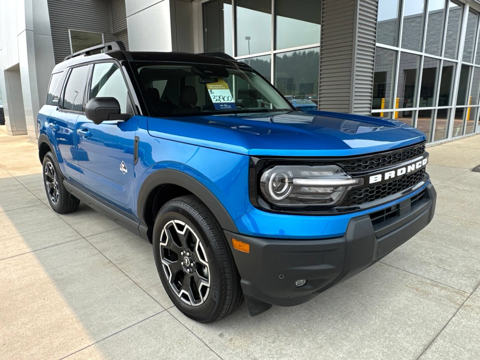 Certified 2025 Ford Bronco Sport Outer Banks w/ Outer Banks Tech Package+ AWD/4WD image 10