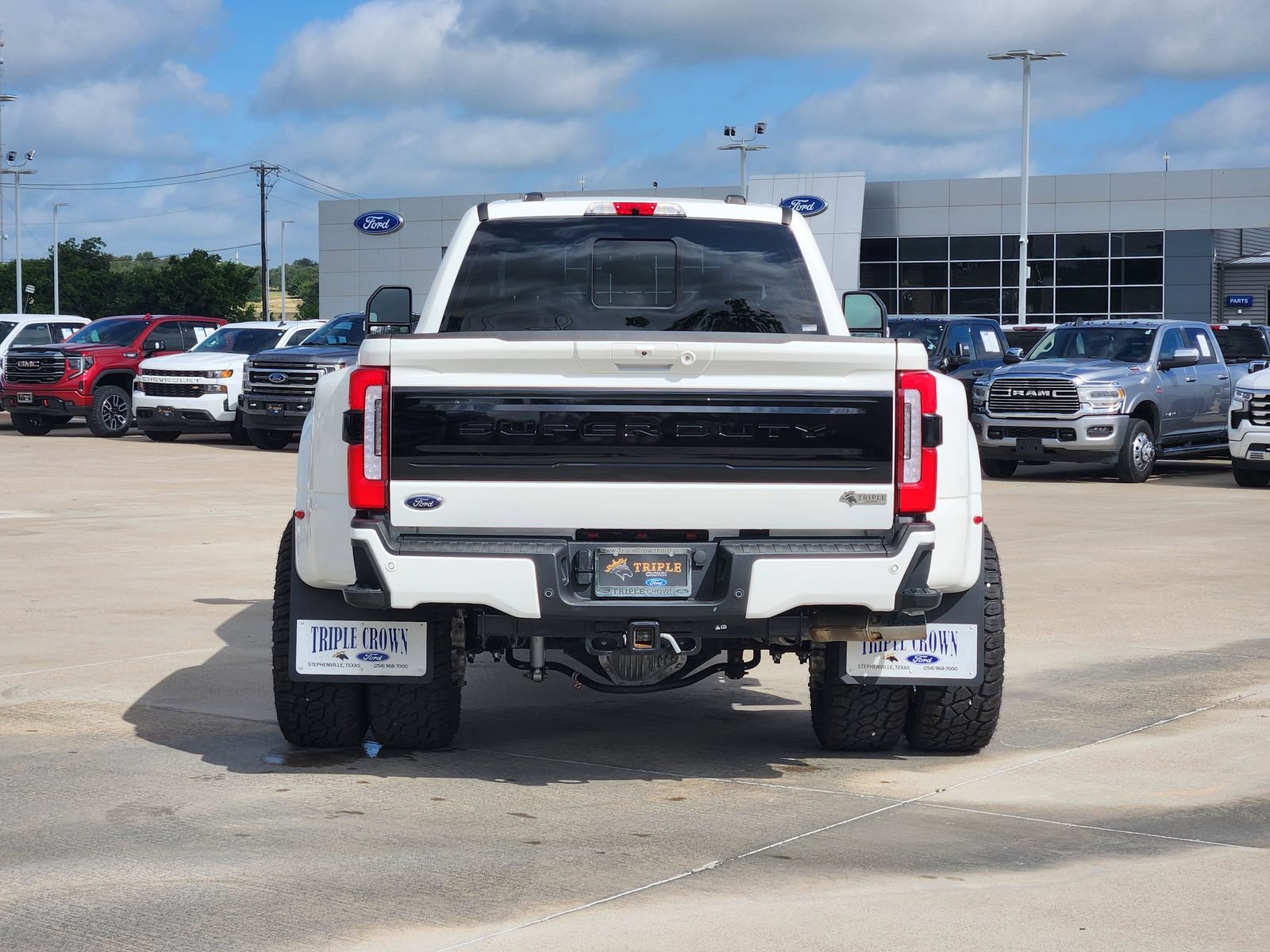 Certified 2025 Ford F450 Platinum w/ FX4 Off-Road Package AWD/4WD image 8