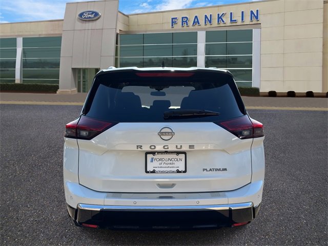 Used 2024 Nissan Rogue Platinum w/ Platinum Premium Package image 4