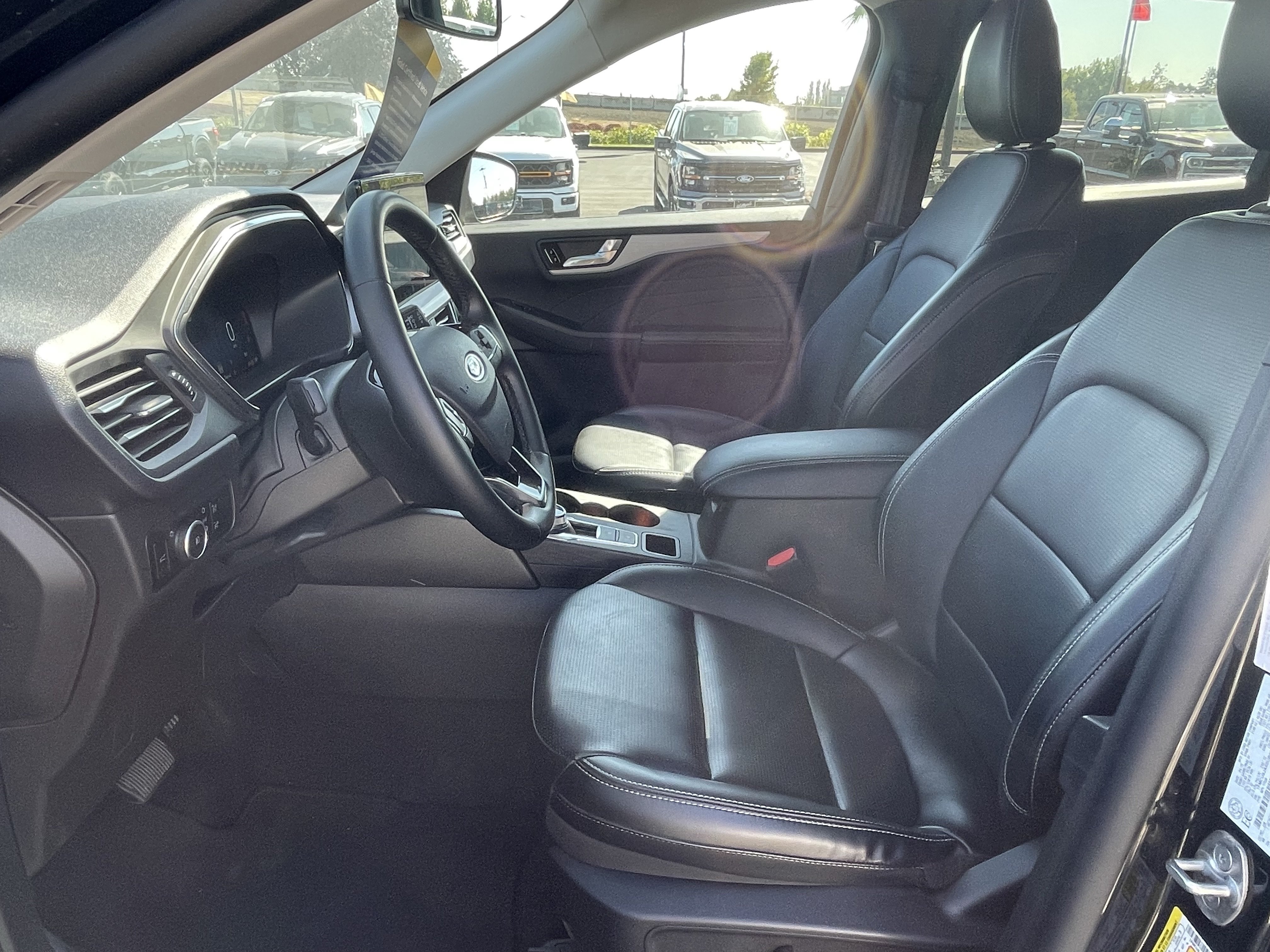 Certified 2025 Ford Escape Platinum AWD/4WD image 7