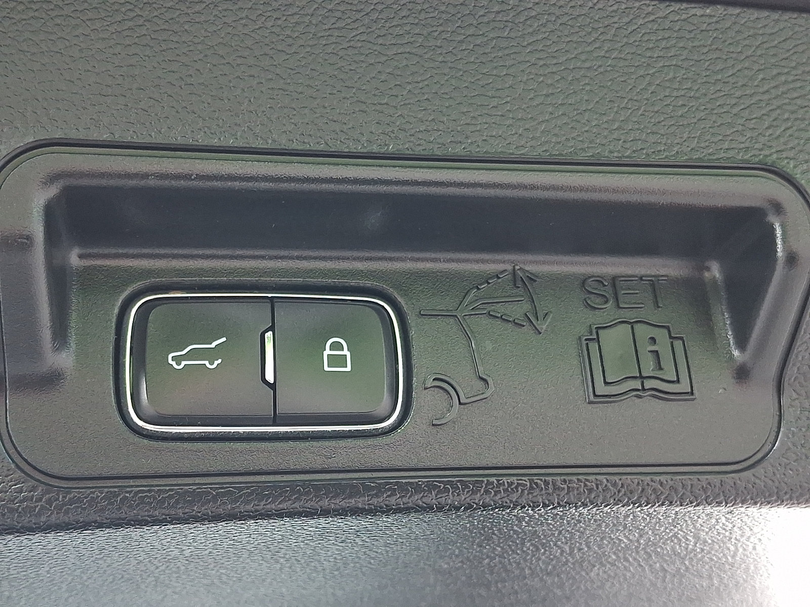 Certified 2023 Ford Explorer XLT AWD/4WD image 31