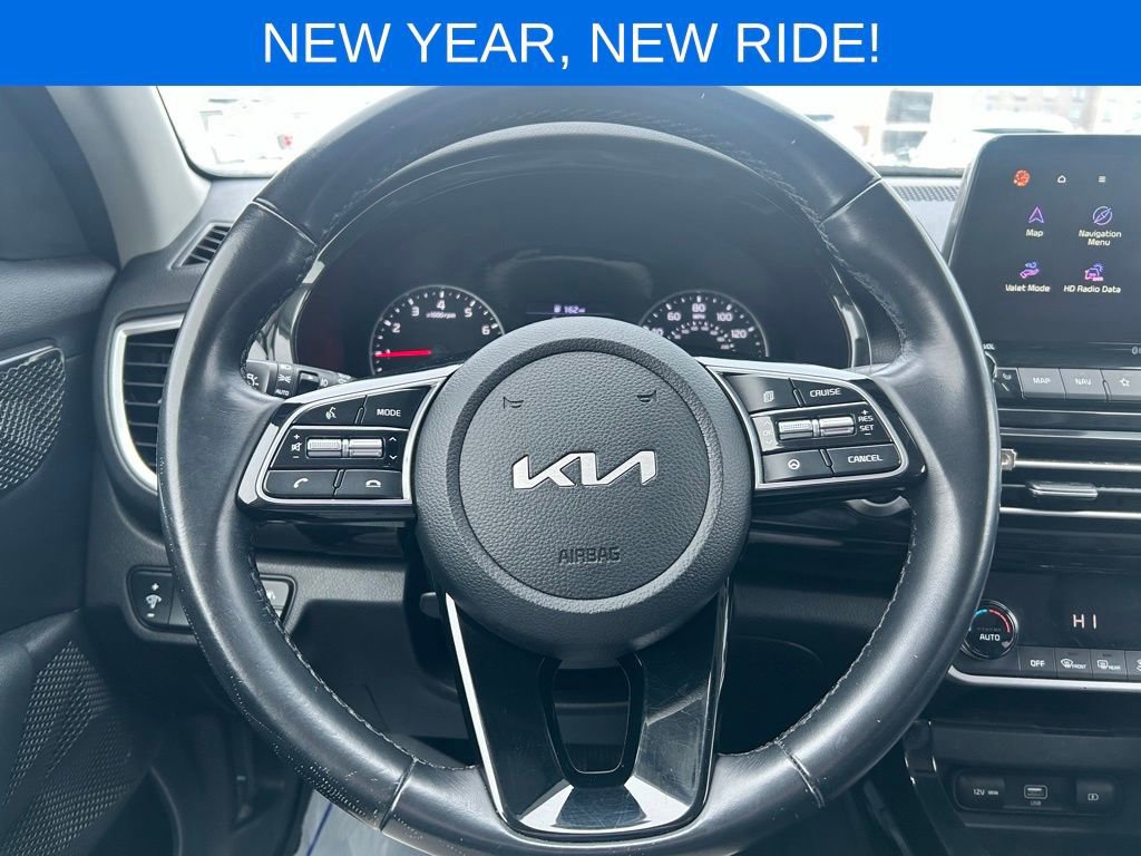 Used 2023 Kia Seltos EX image 28