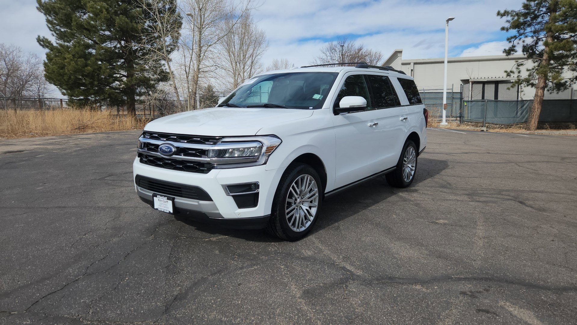 Certified 2024 Ford Expedition Limited image 3