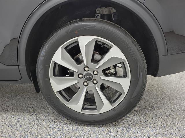 Certified 2025 Ford Escape Platinum AWD/4WD image 5