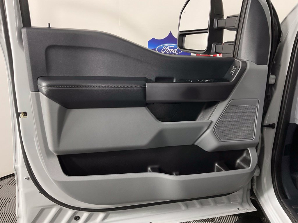 Certified 2025 Ford F250 XL w/ STX Appearance Package AWD/4WD image 13