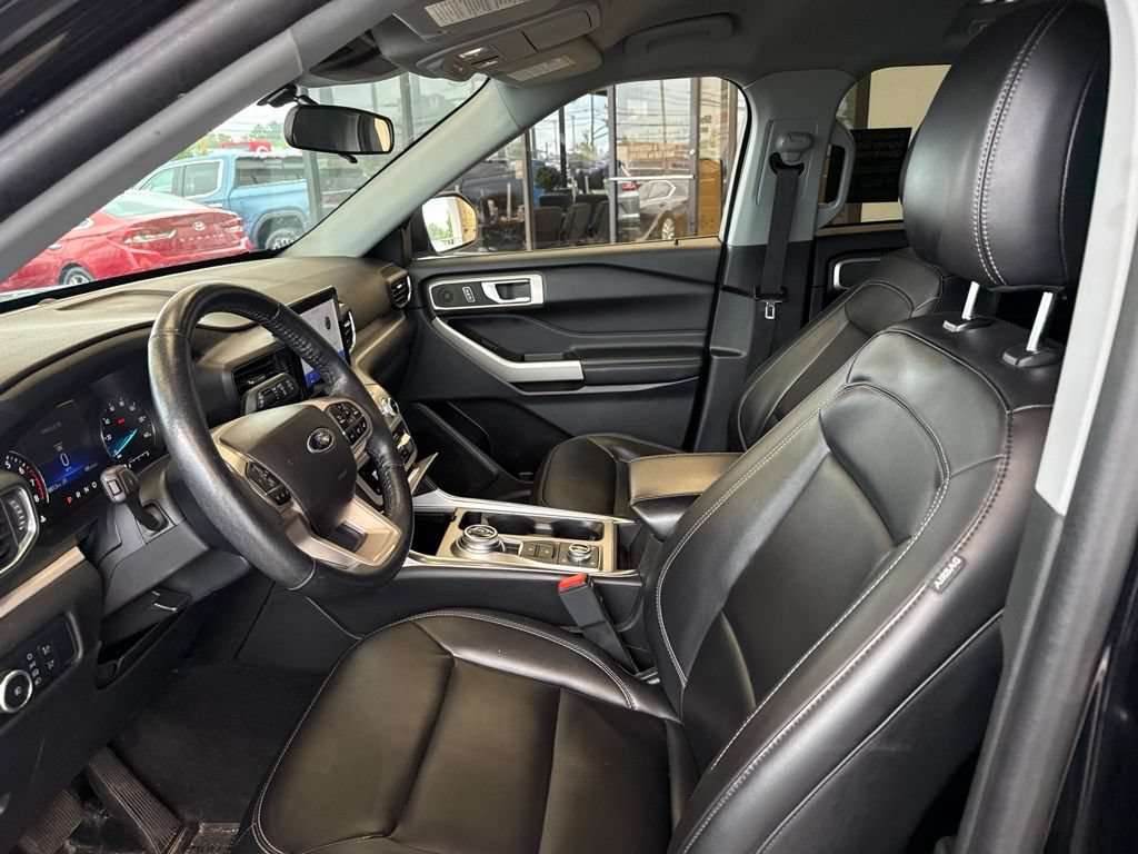 Certified 2023 Ford Explorer XLT w/ Equipment Group 202A AWD/4WD image 13