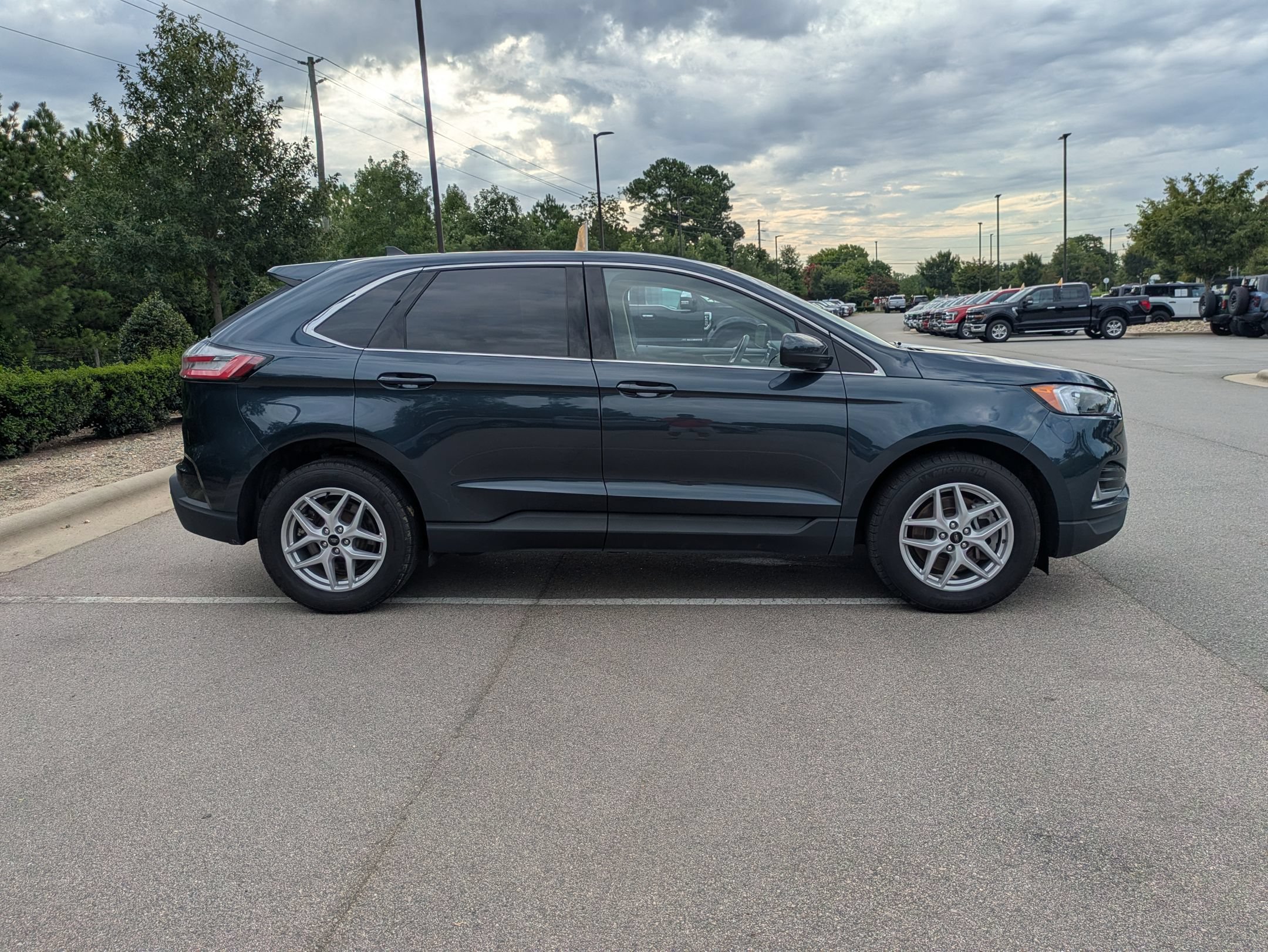 Certified 2024 Ford Edge SEL w/ Convenience Package AWD/4WD image 3