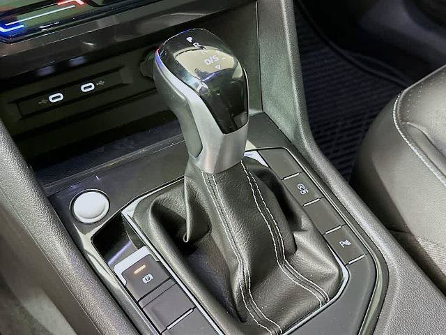 Used 2023 Volkswagen Tiguan SE R-Line AWD/4WD image 19