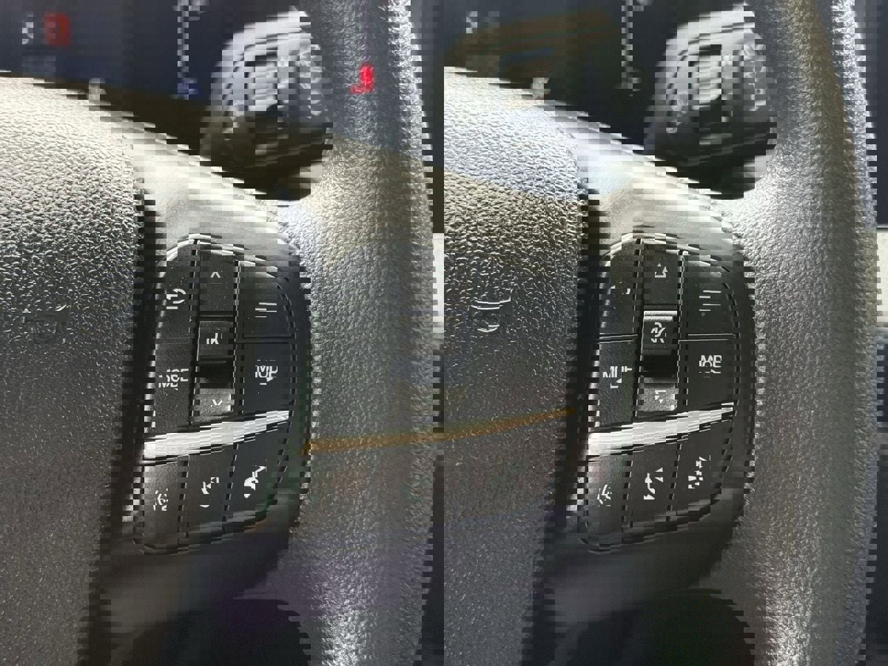 Certified 2025 Ford Maverick XLT FWD image 13