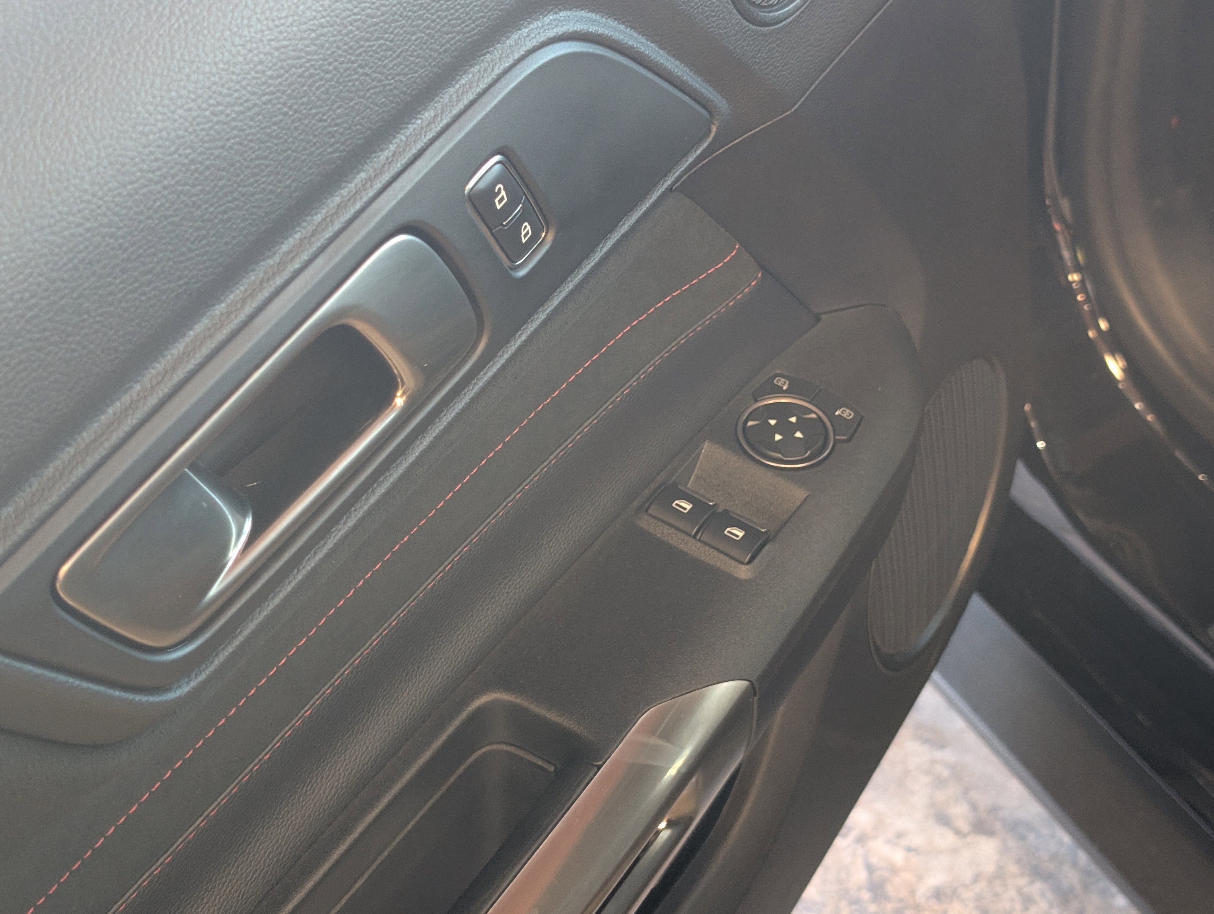 Certified 2017 Ford Mustang Shelby GT350R w/ GT350R Equipment Group 920A image 16