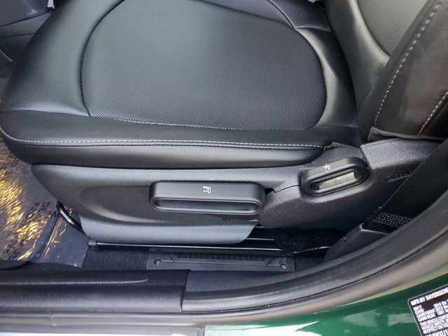 Used 2018 MINI Cooper 4-Door Hardtop image 14