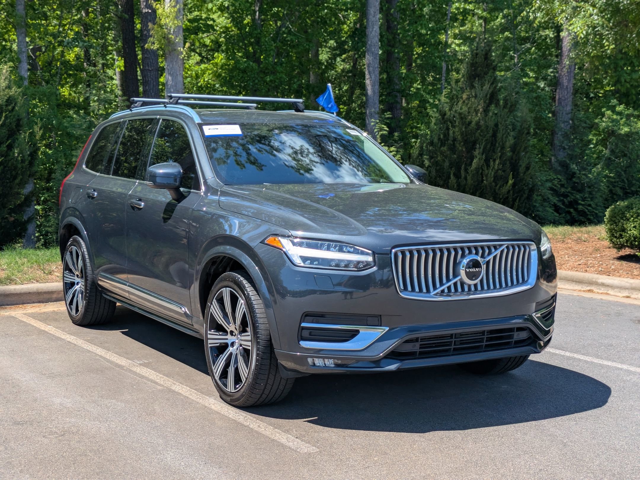 Used 2022 Volvo XC90 T6 Inscription w/ Advanced Package AWD/4WD image 2