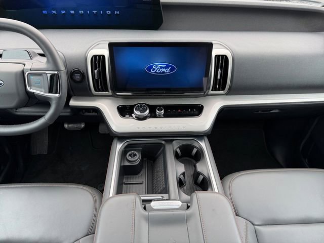Certified 2025 Ford Expedition Active AWD/4WD image 11