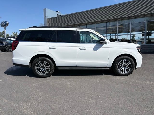 Certified 2025 Ford Expedition Active AWD/4WD image 2