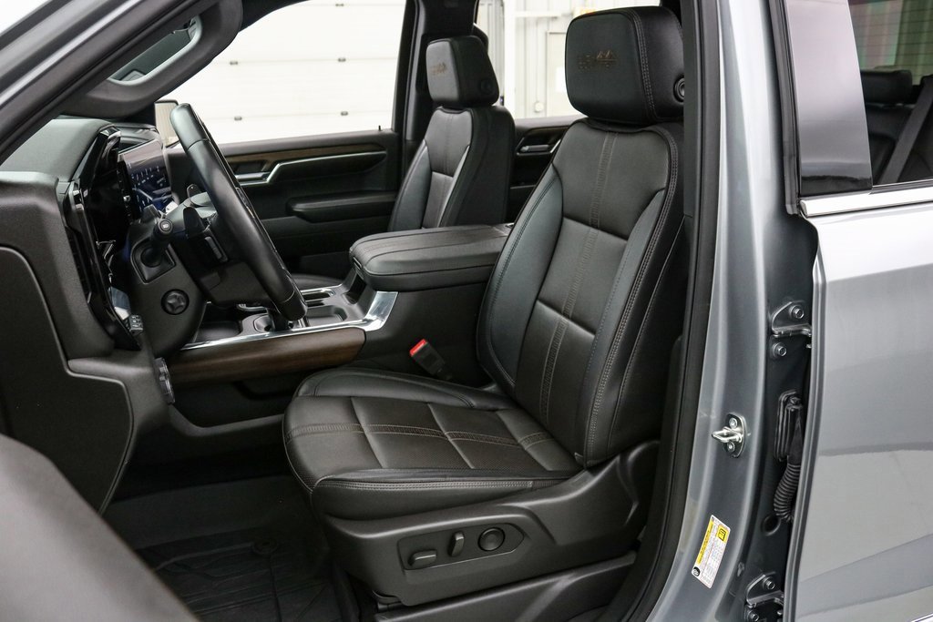 Used 2024 Chevrolet Silverado 1500 High Country w/ High Country Premium Package image 13