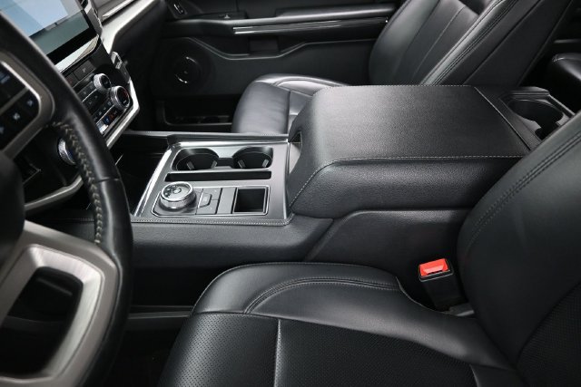 Certified 2024 Ford Expedition XLT RWD image 27