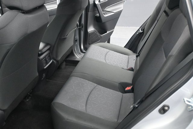 Used 2025 Toyota RAV4 XLE AWD/4WD image 5