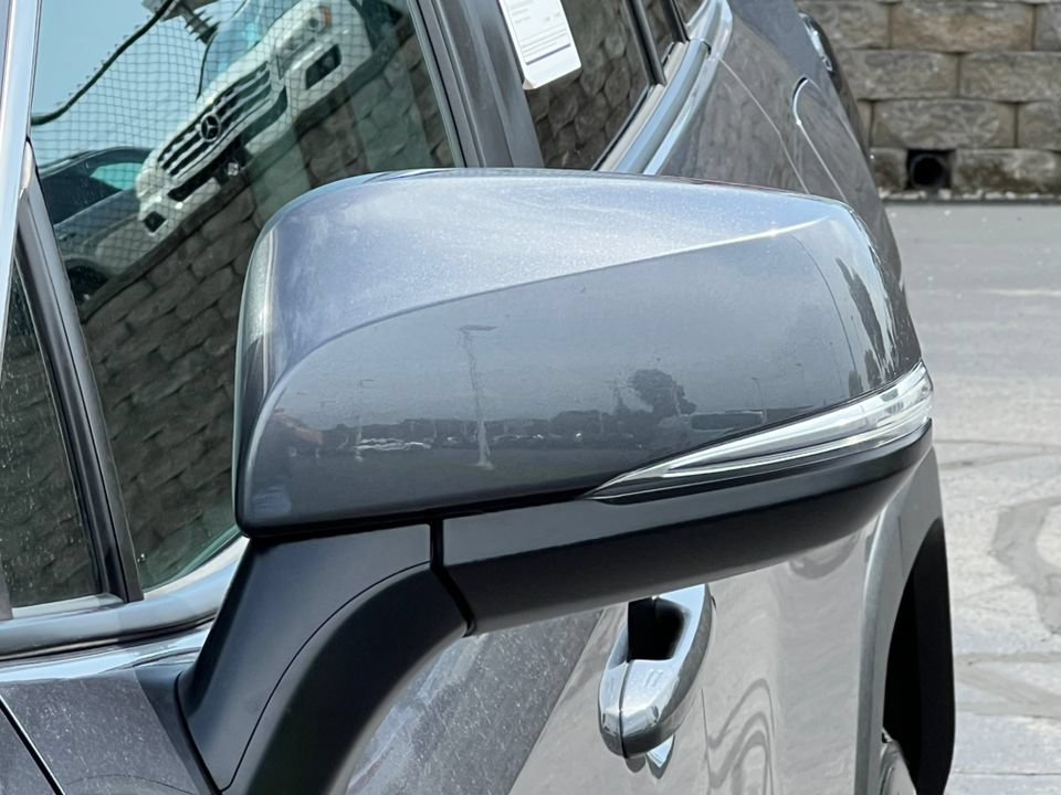 Used 2025 Toyota RAV4 XLE AWD/4WD image 32