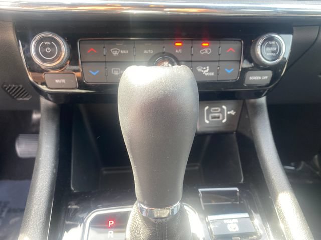 Used 2023 Jeep Compass Limited AWD/4WD image 19