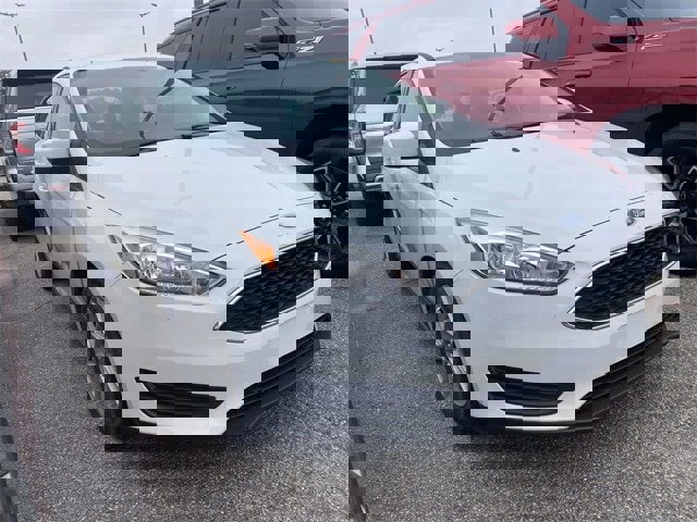 Certified 2018 Ford Focus SE image 4