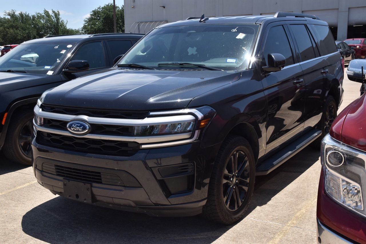 Certified 2024 Ford Expedition XLT AWD/4WD image 2
