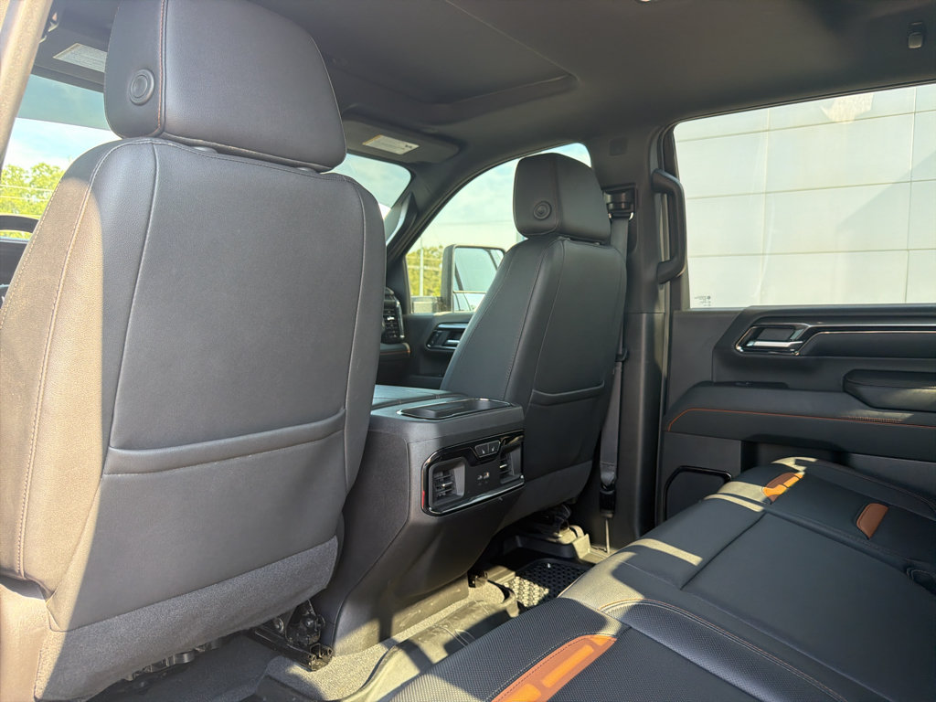 Used 2024 GMC Sierra 2500 AT4 w/ AT4 Premium Plus Package AWD/4WD image 13