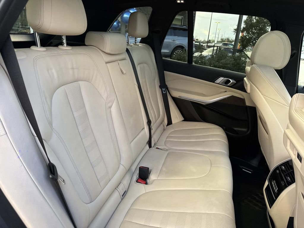 Used 2022 BMW X5 sDrive40i w/ Parking Assistance Package image 13