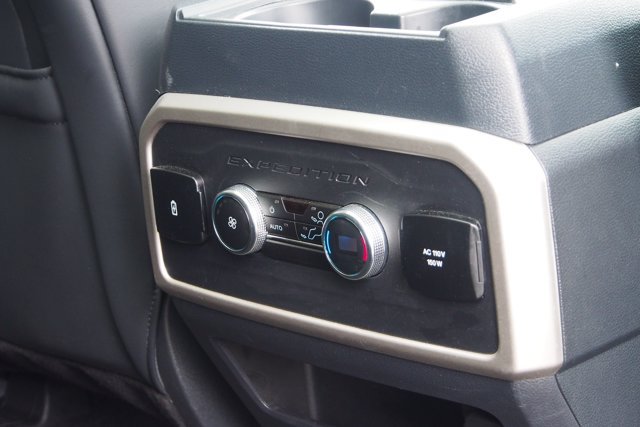 Certified 2024 Ford Expedition XLT RWD image 16