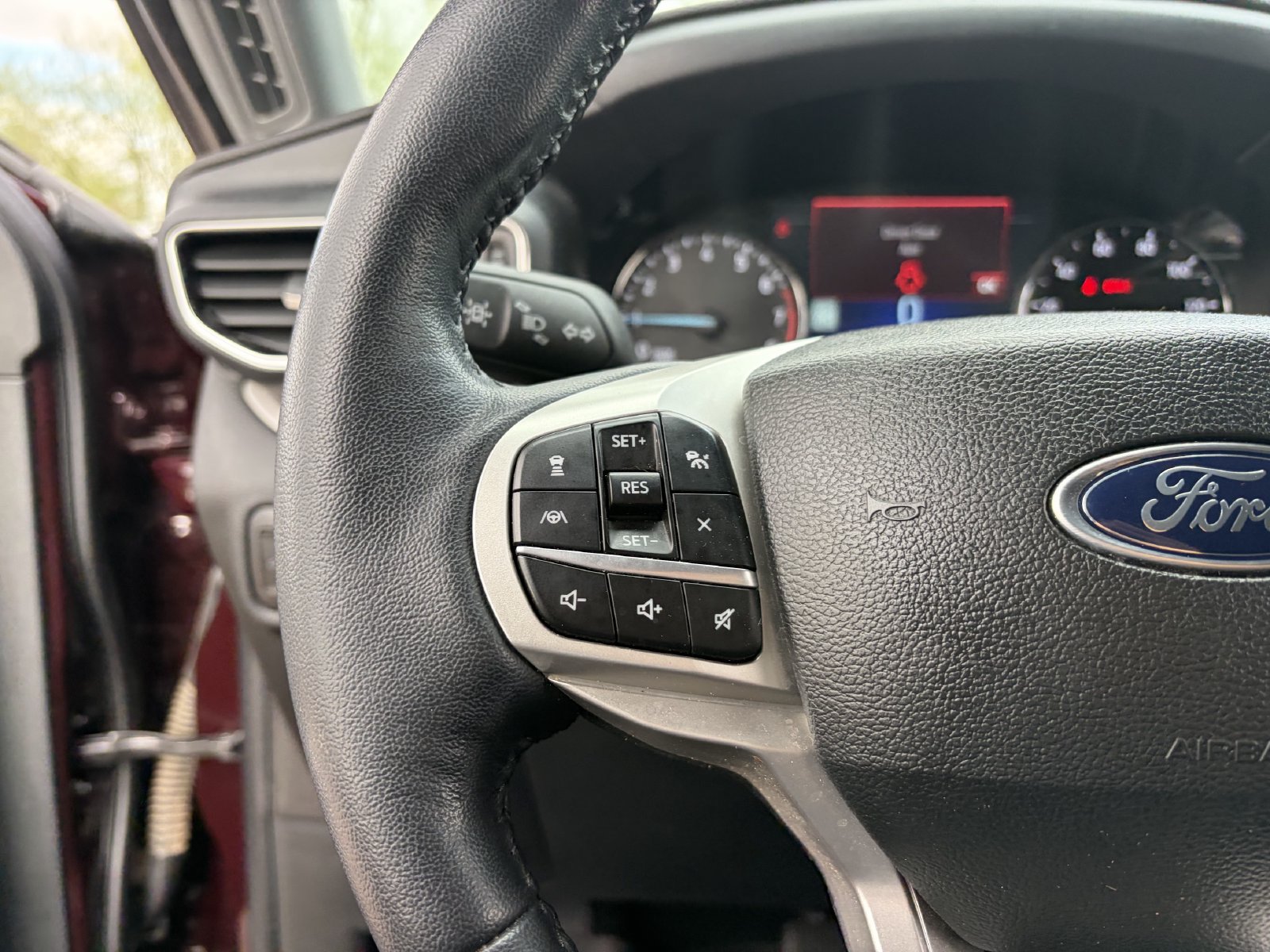 Certified 2023 Ford Explorer XLT w/ Equipment Group 202A AWD/4WD image 36