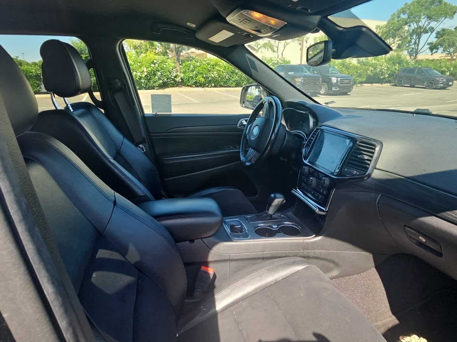 Used 2022 Jeep Grand Cherokee Laredo X AWD/4WD image 13