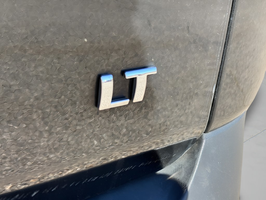 Used 2023 Chevrolet Traverse LT w/ LT Premium Package AWD/4WD image 18