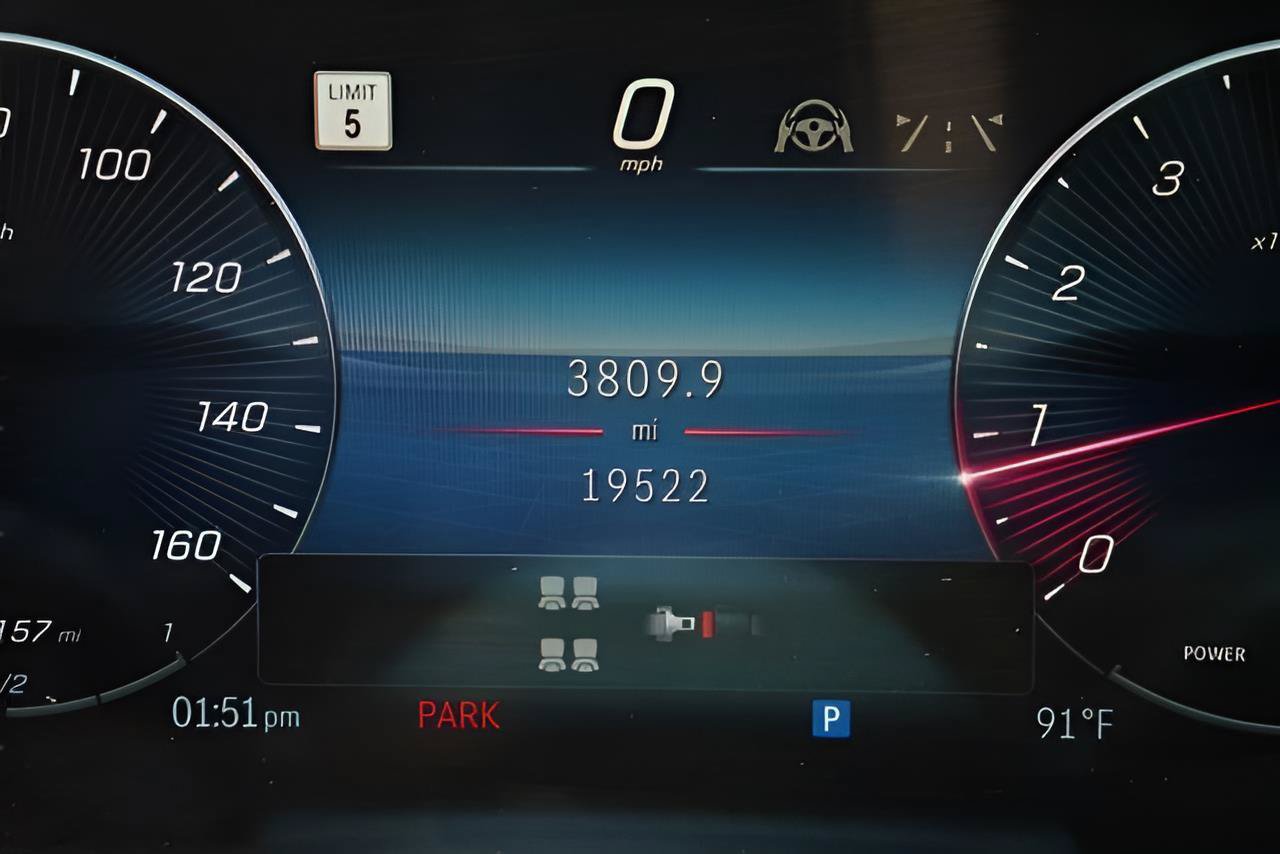 Used 2025 Mercedes-Benz GLS 450 4MATIC image 28