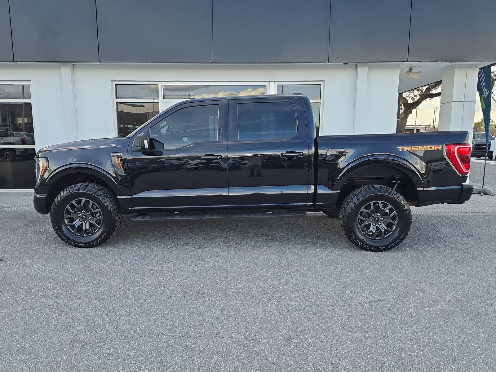 Certified 2022 Ford F150 Tremor w/ Equipment Group 401A Mid image 5