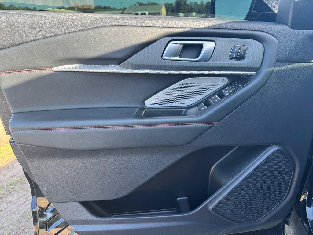 Certified 2025 Ford Explorer ST AWD/4WD image 38