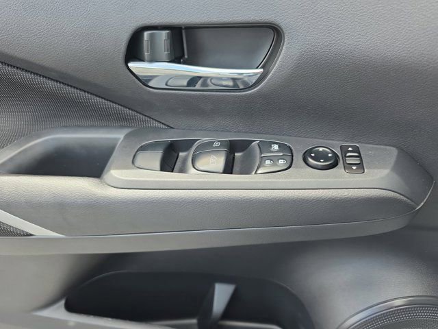 Used 2023 Nissan Kicks SV image 18