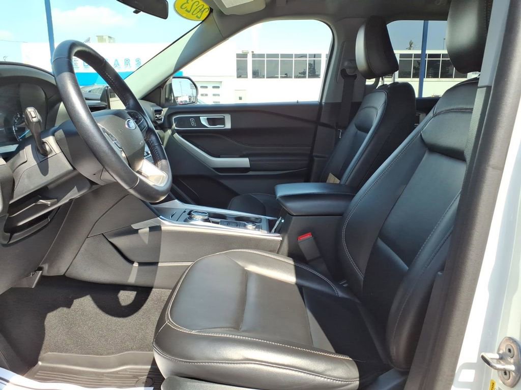 Certified 2023 Ford Explorer XLT w/ Equipment Group 202A AWD/4WD image 16