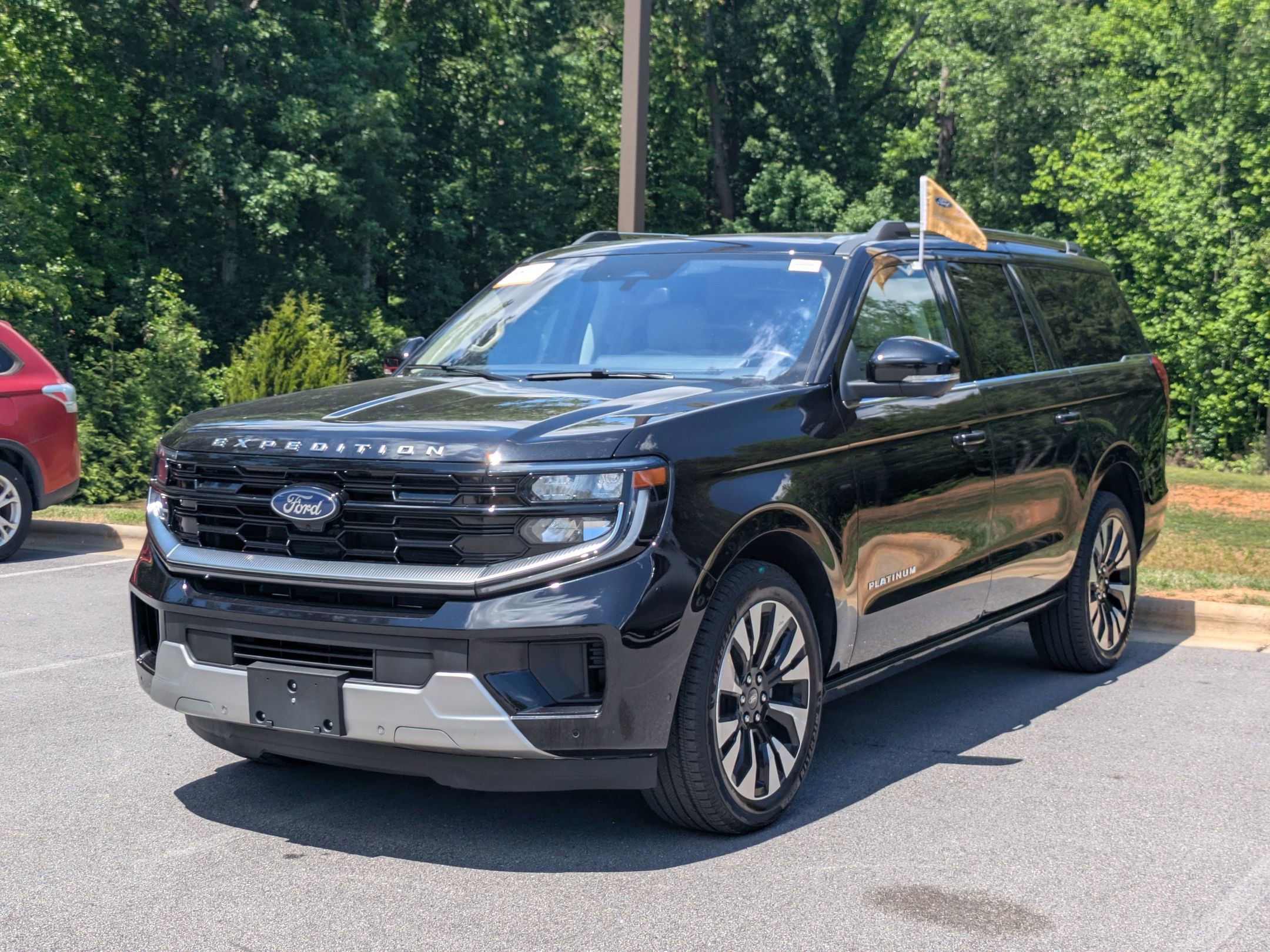 Certified 2025 Ford Expedition Max Platinum w/ Driver's Package AWD/4WD image 6