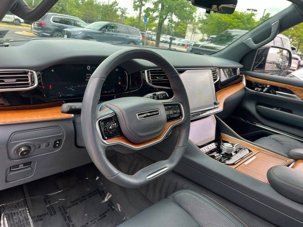 Used 2022 Jeep Grand Wagoneer Series III AWD/4WD image 28