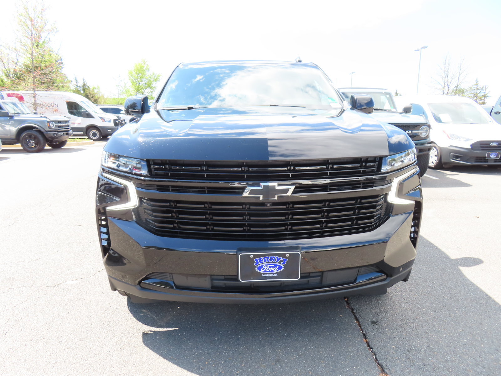 Used 2023 Chevrolet Tahoe RST w/ Luxury Package AWD/4WD image 2