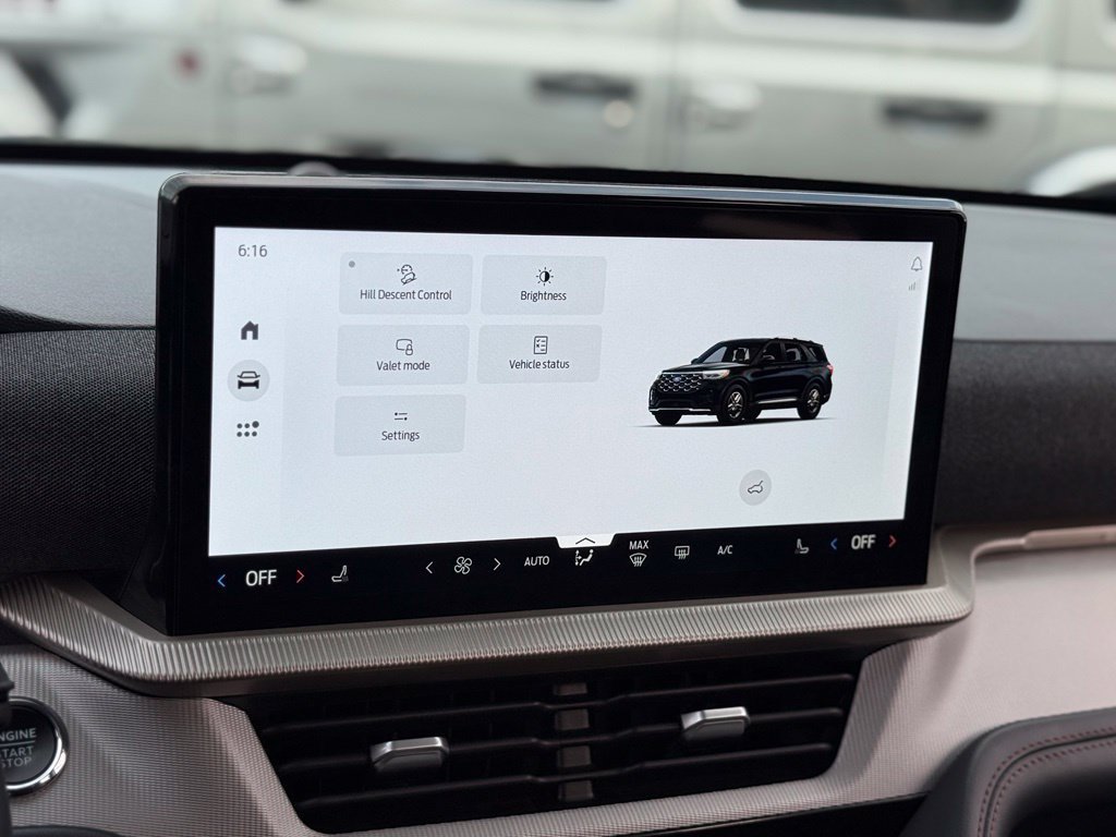 Certified 2025 Ford Explorer Active AWD/4WD image 24