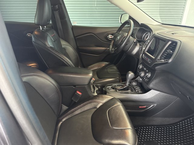 Used 2021 Jeep Cherokee Trailhawk w/ Sun, Sound & Nav Group AWD/4WD image 17