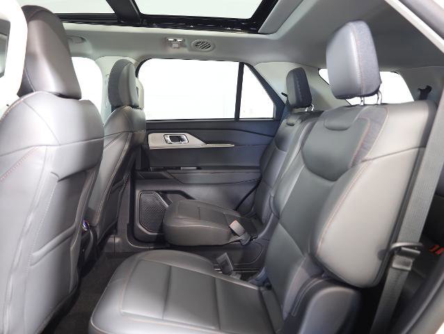 Certified 2025 Ford Explorer Active w/ Active Comfort Package image 9