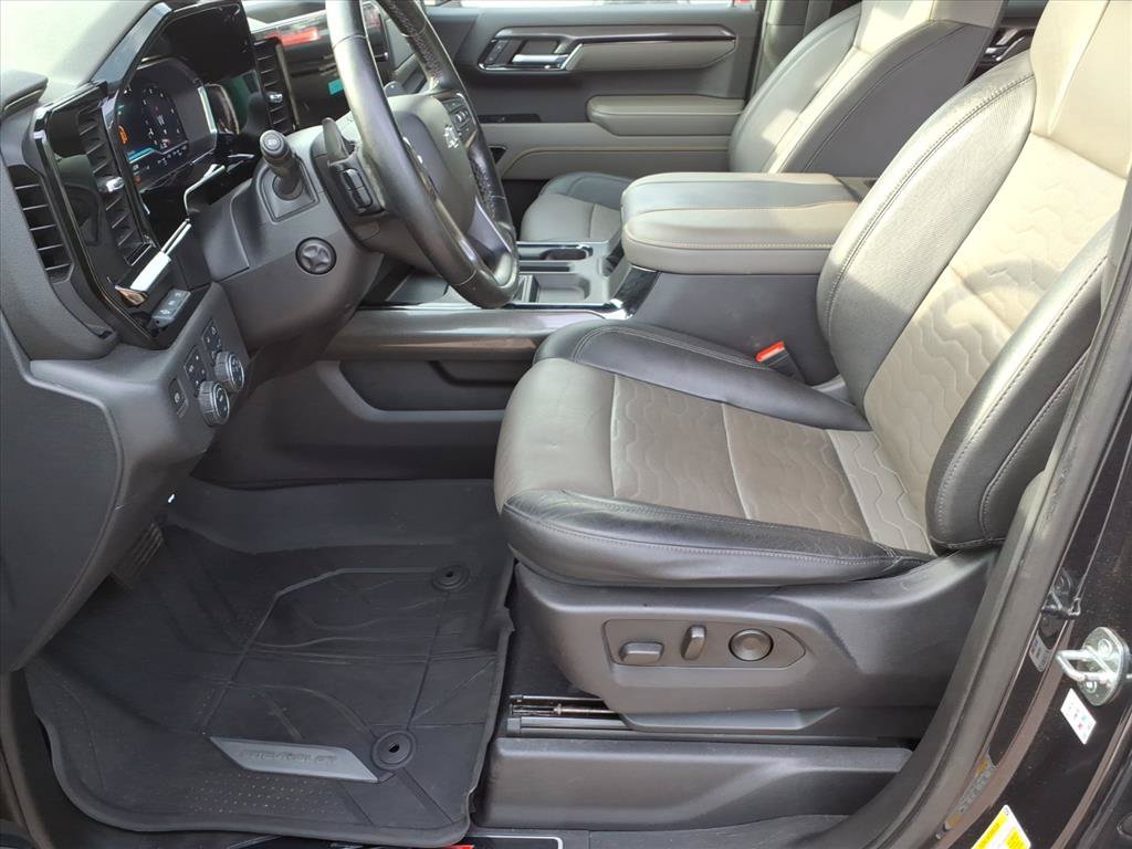 Used 2023 Chevrolet Silverado 1500 ZR2 w/ Technology Package AWD/4WD image 5
