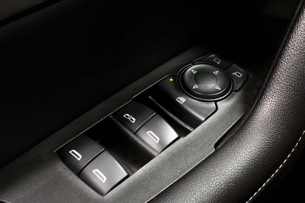 Used 2025 Chevrolet Blazer LT FWD image 22