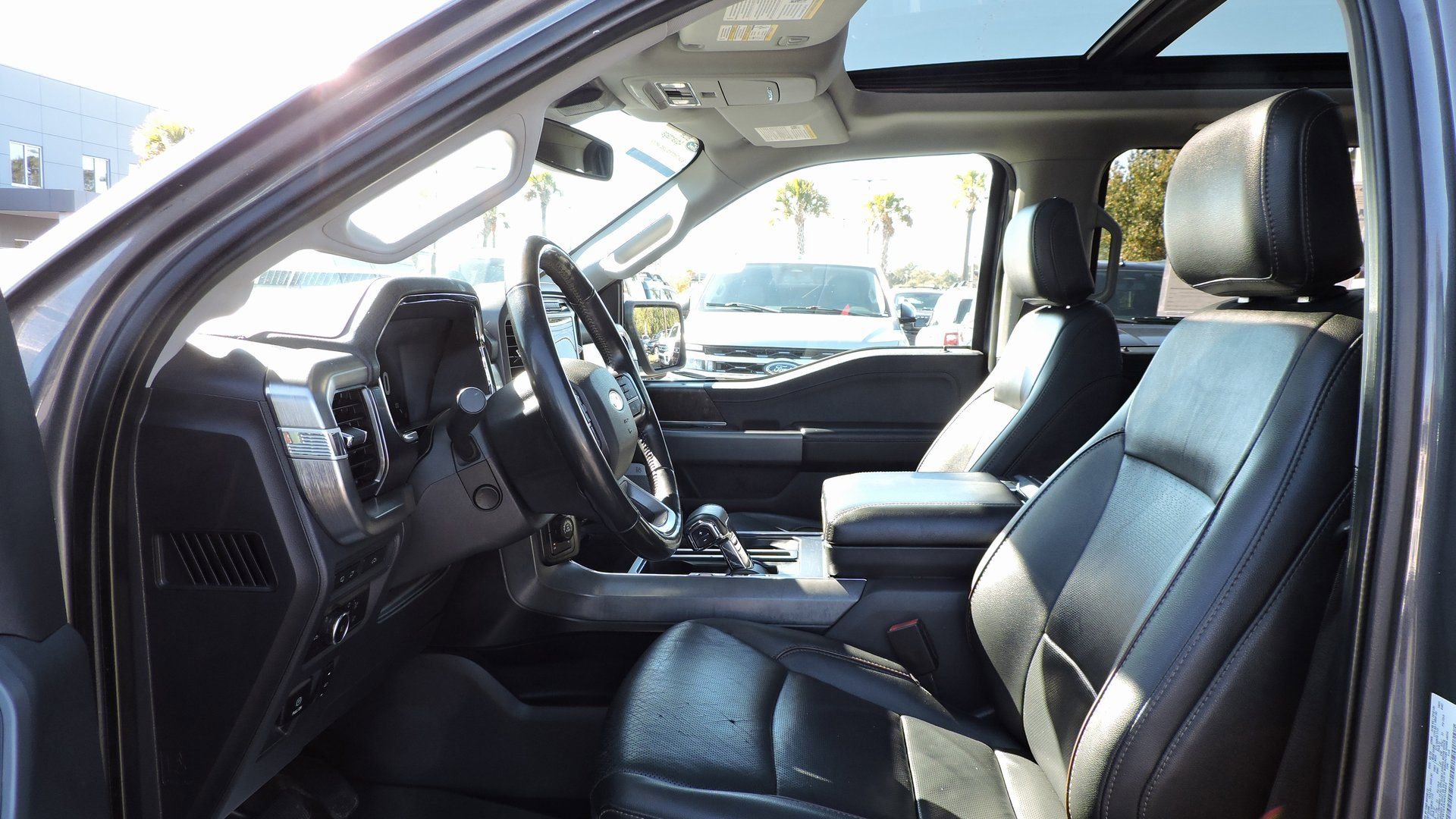 Certified 2022 Ford F150 Lariat w/ Equipment Group 502A High image 24